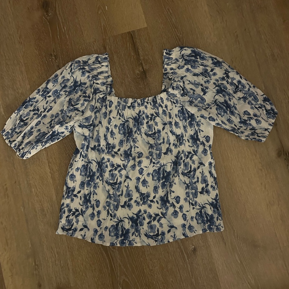 Abercrombie & Fitch Floral Smocked Puff Sleeve Top